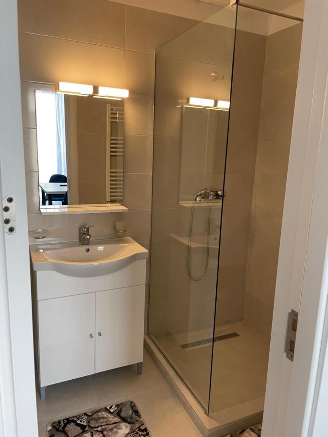 Aquazure Studio Residence Navodari Luaran gambar